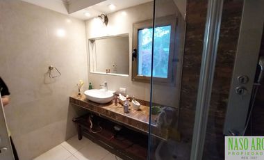 BAJO SU VALOR!! Propiedad de categoría en Sierra de los Padres - Gas natural