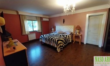 BAJO SU VALOR!! Propiedad de categoría en Sierra de los Padres - Gas natural