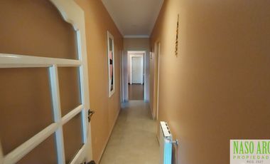 BAJO SU VALOR!! Propiedad de categoría en Sierra de los Padres - Gas natural