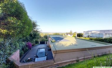 BAJO SU VALOR!! Propiedad de categoría en Sierra de los Padres - Gas natural