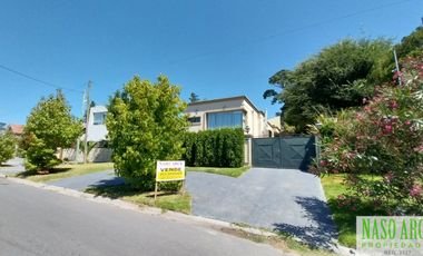 BAJO SU VALOR!! Propiedad de categoría en Sierra de los Padres - Gas natural