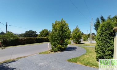 BAJO SU VALOR!! Propiedad de categoría en Sierra de los Padres - Gas natural