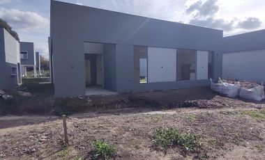 Dúplex en venta de 2 dormitorios en Villa Elisa