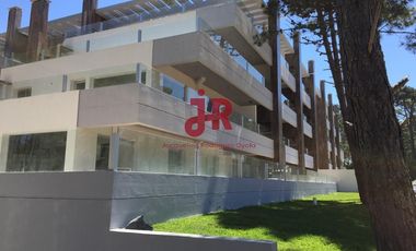 CODIGO 223 - DEPARTAMENTO EN VENTA - PINAMAR CON PILETA Y PARRILLA
