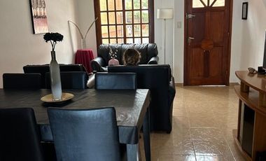 Triplex en venta de 3 dormitorios c/ cochera en San Bernardo
