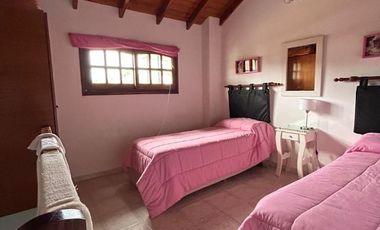 Triplex en venta de 3 dormitorios c/ cochera en San Bernardo