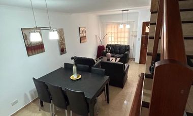 Triplex en venta de 3 dormitorios c/ cochera en San Bernardo