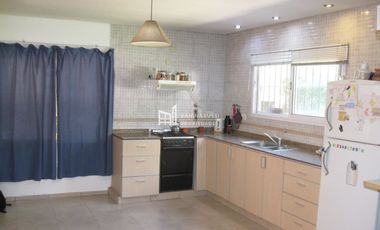 Casa en venta de 2 dormitorios c/ cochera en Belén de Escobar