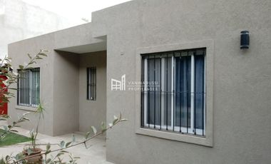 Casa en venta de 2 dormitorios c/ cochera en Belén de Escobar