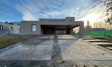 Magnifica casa en venta en Barrio La Vacherie