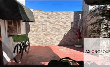 Casa en venta de 2 dormitorios c/ cochera en Berisso