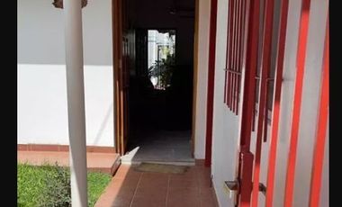 Casa en venta de 2 dormitorios c/ cochera en Berisso