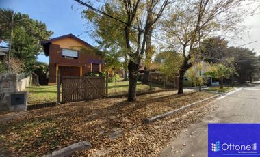 Casa en venta de 3 dormitorios c/ cochera en Mar de Ajo