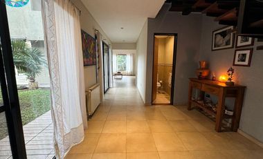 Chalet en alquiler de 3 dormitorios c/ cochera en San Miguel