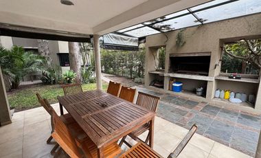 Chalet en alquiler de 3 dormitorios c/ cochera en San Miguel