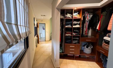 Chalet en alquiler de 3 dormitorios c/ cochera en San Miguel