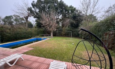 Chalet en alquiler de 3 dormitorios c/ cochera en San Miguel