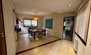 Chalet en alquiler de 3 dormitorios c/ cochera en San Miguel