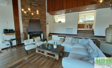 Moderno chalet de categoría en venta lindero al golf en Sierra de los Padres