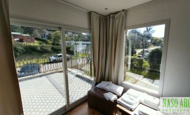 Moderno chalet de categoría en venta lindero al golf en Sierra de los Padres