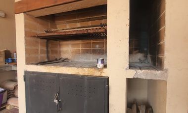 Casa en venta de 5 dormitorios c/ cochera en Otros Barrios