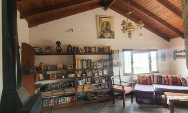 Casa en venta de 5 dormitorios c/ cochera en Otros Barrios