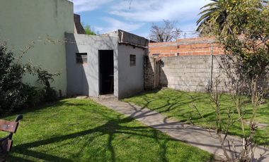 VENTA. CASA 3 AMBIENTES. MARIO LASTRA Y RIO NEGRO. COMANDANTE NICANOR OTAMENDI