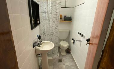 VENTA. CASA 3 AMBIENTES. MARIO LASTRA Y RIO NEGRO. COMANDANTE NICANOR OTAMENDI