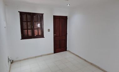 CASA DE 3 DORMITORIOS, PATIO, PILETA Y COCHERA
