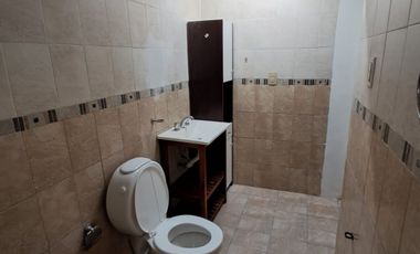 CASA DE 3 DORMITORIOS, PATIO, PILETA Y COCHERA