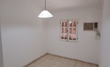 CASA DE 3 DORMITORIOS, PATIO, PILETA Y COCHERA