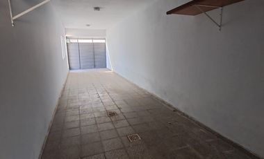 CASA DE 3 DORMITORIOS, PATIO, PILETA Y COCHERA