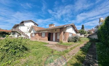 Chalet en venta de 4 dormitorios en Zona Sur