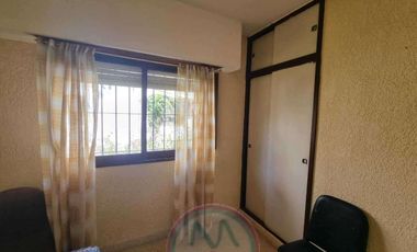 Chalet en venta de 4 dormitorios en Zona Sur