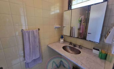 Chalet en venta de 4 dormitorios en Zona Sur