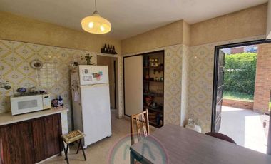 Chalet en venta de 4 dormitorios en Zona Sur