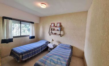 Chalet en venta de 4 dormitorios en Zona Sur