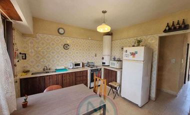 Chalet en venta de 4 dormitorios en Zona Sur