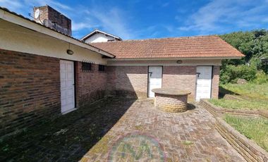 Chalet en venta de 4 dormitorios en Zona Sur