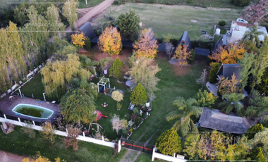 Complejo de 6 cabañas con parque y piscina, Colón.