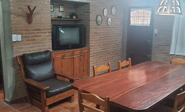 00071 Casa en alquiler temporario de 2 dormitorios p/ 6 Villa Cura Brochero