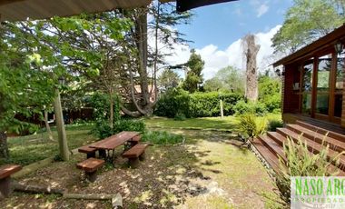 CABAÑA CON QUINCHO APTA CREDITO EN VENTA EN SIERRA DE LOS PADRES. GAS NATURAL