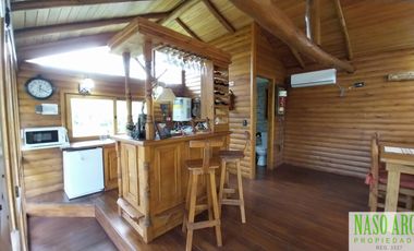 CABAÑA CON QUINCHO APTA CREDITO EN VENTA EN SIERRA DE LOS PADRES. GAS NATURAL