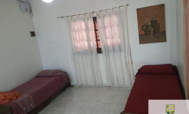 Casa en alquiler temporario de 2 dormitorios c/ cochera en Mina Clavero