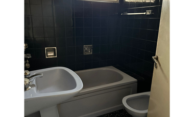 Casa céntrica, Alberdi 185, Colón.