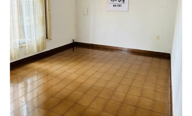 Casa céntrica, Alberdi 185, Colón.