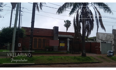 Casa céntrica, Alberdi 185, Colón.