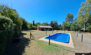 Casa quinta en venta de 1580m2 ubicado en Francisco Álvarez