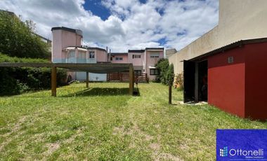 Casa en venta de 2 dormitorios c/ cochera en Costa Azul