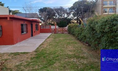 Casa en venta de 2 dormitorios c/ cochera en Costa Azul